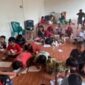 Suasana mengajar anak anak di Desa Lampoko, (Foto: ist.)
