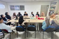 Suasana kunjungan LPM Profesi UNM ke Tribun Timur, (Foto: Ist.)