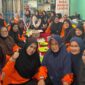 Potret kebersamaan mahasiswa BKP Psikologi UNM dengan para lansia, (Foto: Ist.)
