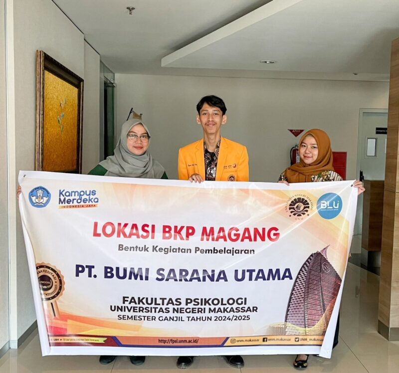 Foto mahasiswa psikologi bersama staf dari PT. Bumi Sarana Utama, (Foto: ist.)