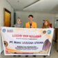 Foto mahasiswa psikologi bersama staf dari PT. Bumi Sarana Utama, (Foto: ist.)
