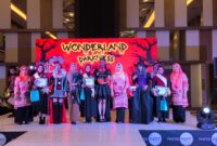 Andi Tenri Yola saat menerima penghargaan best costum, (Foto: Dokumentasi Profesi.)