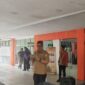 Dekan FIS-H UNM berdialog dengan massa aksi, (Foto: Muh Zaki Mubarak.)