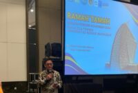 M. Ichsan Ali, Wakil Rektor II Sumbang Satu Lagu pada Kegiatan Ramah Tamah Fakultas Teknik UNM, (Foto: Insyiraah Putri Aeni Hs.)