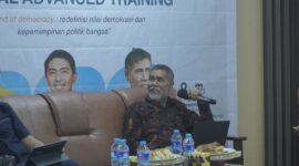 Prof. Dr. Armin Arsyad M.Si Menghadiri Seminar di Acara Seminar Nasional BEM (Foto: Muhammad Fauzan Akbar)