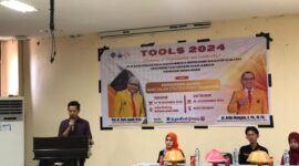 Sambutan sekaligus membuka kegiatan oleh Staf Ahli Bidang Kemahasiswaan  dan Alumni (foto:Amiruddin)