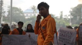 Orasi mahasiswa perwakilan FT UNM, (Foto: Dokumen Profesi.)