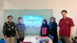 Potret Wulandari bersama dosen pembimbing, (Foto: Ist.)