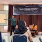 Potret Pemateri Saat Memaparkan, (Foto: Insyiraah Putri Aeni Hs)