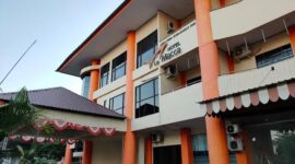 Suasana halaman Hotel La Macca, (Foto: Int.)