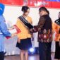 Penyerahan Sertifikat kepada 1st Winner Mapres FT UNM, (Foto: Ist.)