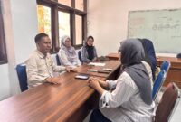 Potret WD III FT saat klarifikasi kasus tersebut kepada awak profesi di gedung AE Pps UNM, (Foto: Ibnu Qayyum Abdullah)