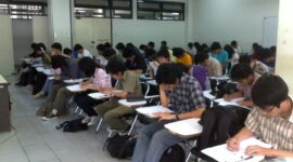 Foto mahasiswa pada saat UTS, (Foto:i\ Int.)