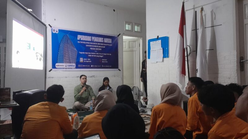 Pemaparan Materi oleh Marsuki terkait Kepemimpinan (Foto: Muhammad Nasruddin)