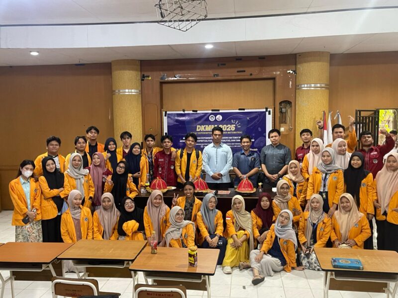 Foto bersama pada saat pembukaan LKMM (foto:ist.)