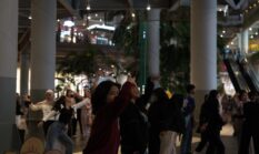 Gemuruh Flash Mob Wicked The Musical, Mahasiswa UNM Pukau Pengunjung Nipah Mall