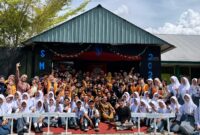 Sesi foto bersama pada pembukaan kegiatan Sastra Masuk Sekolah, (Foto: Ist.)