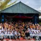Sesi foto bersama pada pembukaan kegiatan Sastra Masuk Sekolah, (Foto: Ist.)