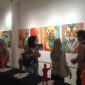 Foto para pengunjung pameran di Galley Collig Pakue, (Foto : Florencya Alnisa Christin)