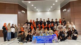 Foto bersama pengurus harian IKBIM KIP UNM dengan mahasiswa KIP Kuliah di kampus VI Bone (Foto: Muhammad Nasruddin)