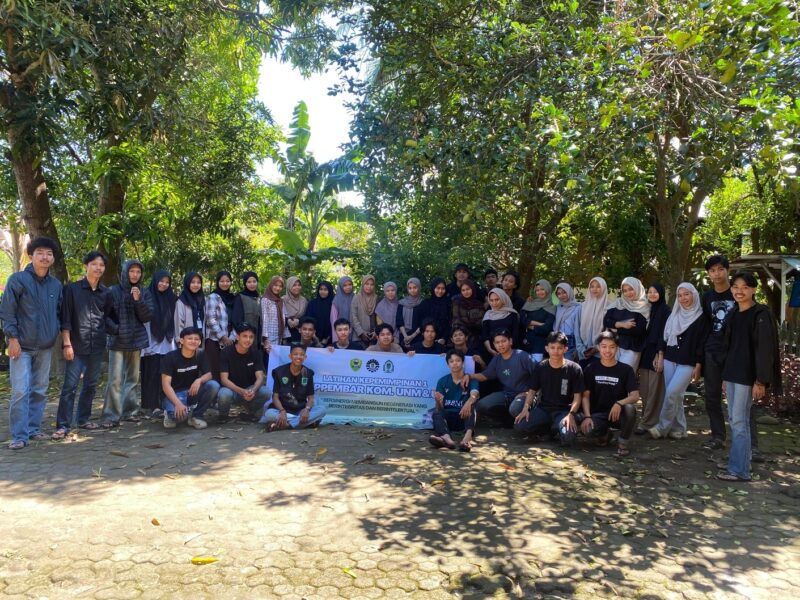 Foto bersama peserta dan pengurus GAPPEMBAR KOM UNM dan UIN (Foto: Ist.)