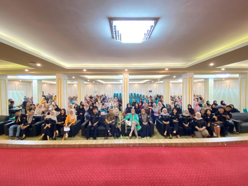 Dokumentasi Bersama Seluruh Partisipan Kegiatan Seminar di Gedung CH FIP UNM (Foto: Ist)