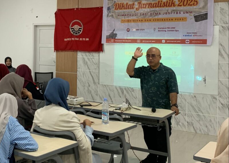 Potret pemberian materi kepada peserta Diklat Jurnalistik 2025, (Foto: Ist.)