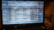 Keadaan laptop yang rusak pada bagian layar LCD, (Foto: Int.)