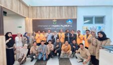 Foto bersama antara pihak UNM dengan pihak Unhas, (Foto: Ist.)
