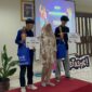 Potret penyerahan penghargaan kepada juara lomba yang diwakilkan oleh panitia perlombaan, (Foto: Ist.)
