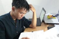Potret mahasiswa saat dalam tekanan mengerjakan ujian dadakan (Foto : Florencya Alnisa Christin)