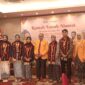 Potret Wisudawan Terbaik Fpsi Periode Mei 2025 bersama Dekan dan Wakil Dekan (Foto : Florencya Alnisa Christin)