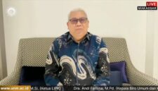 Potret Rektor UNM sedang melakukan pidato melalui zoom, (Foto: Int.)