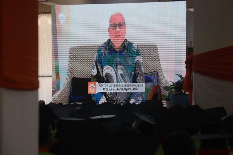 Potret Karta Jayadi memberikan sambutan virtual kepada wisudawan, (Foto: Dok. Profesi)