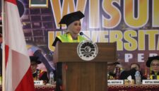 Potret Elma Alma Bahar dalam pidatonya sebagai wisudawan terbaik universitas, (Foto: Dok. Profesi.)