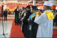 Suasana pembacaan sumpah guru oleh seluruh wisudawan, (Foto: Dok. Profesi.)