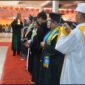 Suasana pembacaan sumpah guru oleh seluruh wisudawan, (Foto: Dok. Profesi.)