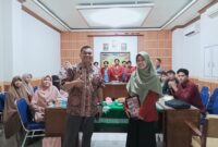 Foto Kader IMM bersama Ketua Prodi S2 Pendidikan Bahasa dan Sastra Indonesia Pascasarjana UNM, (Foto: Ist.)