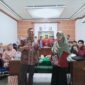 Foto Kader IMM bersama Ketua Prodi S2 Pendidikan Bahasa dan Sastra Indonesia Pascasarjana UNM, (Foto: Ist.)