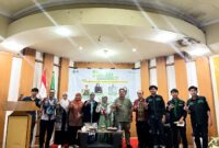 Prosesi foto bersama pada seminar Kewirausahaan IPMIL RAYA UNM, (Foto: Ist.)