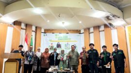 Prosesi foto bersama pada seminar Kewirausahaan IPMIL RAYA UNM, (Foto: Ist.)