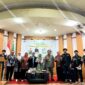 Prosesi foto bersama pada seminar Kewirausahaan IPMIL RAYA UNM, (Foto: Ist.)