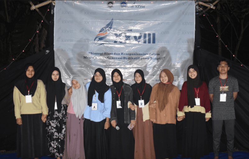 Foto bersama Setelah Penampilan pada Malam Kegiatan Nalar Eskpresi oleh Kelompok 3 (Foto: Ist)
