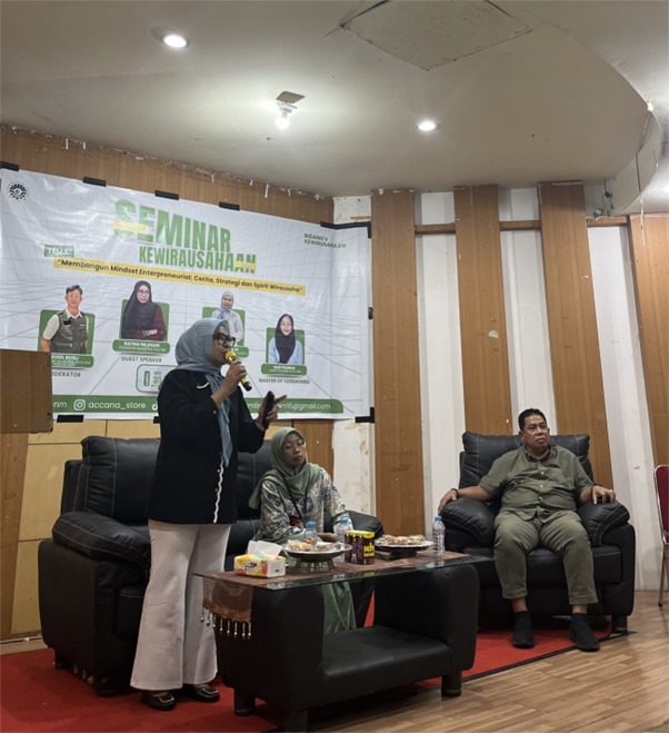 Potret Asni ketika memberikan materi, (Foto: Ist.)
