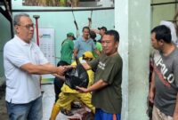 Suasana pembagian daging kurban, (Foto: Int.)