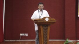 WD 3 FEB UNM dalam sambutan seminar nasional pendidikan akuntansi 2025 (Foto: Ibnu Qayyum Abdullah)