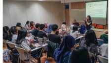 Potret perkuliahan dalam kelas,(Foto:Int.)