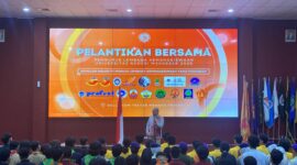 Suasana rektor UNM memberikan sambutan dalam pelantikan bersama pengurus LK UNM, (Foto: St. Masyita Rahmi)