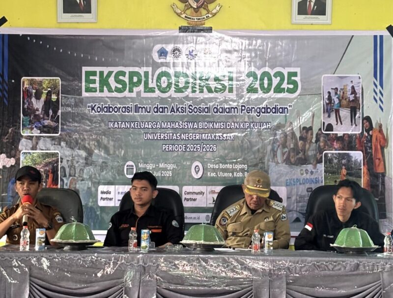 Dokumentasi Suasana Pembukaan Resmi Kegiatan EKSPLODIKSI 2025 di kantor desa Bonto Lojong (Foto: IKBIM KIP UNM)