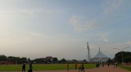 Suasana Santai di Lapangan Sore Hari, (Foto: Int.)